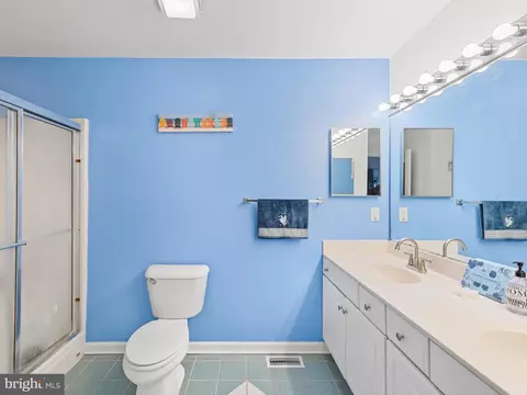 Bath - 843 Ocean Pkwy, Berlin, MD 21811 photo 1 of 2