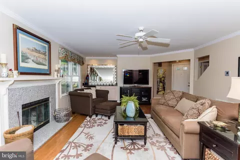 Living - 11 Drawbridge Rd, Berlin, MD 21811 photo 3 of 8