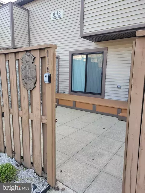 105 120th St #114, Ocean City, MD 21842