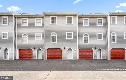 404 143rd St #301, Ocean City, MD 21842