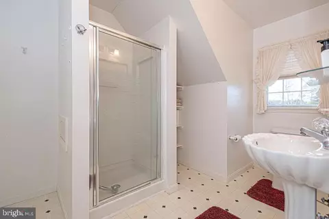 Bath - 17 Beach Ct, Ocean Pines, MD 21811 photo 7 of 9