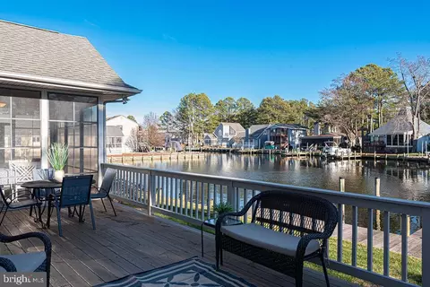 Exterior - 17 Beach Ct, Ocean Pines, MD 21811 photo 3 of 19