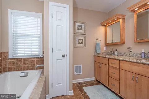Bath - 17 Beach Ct, Ocean Pines, MD 21811 photo 2 of 9