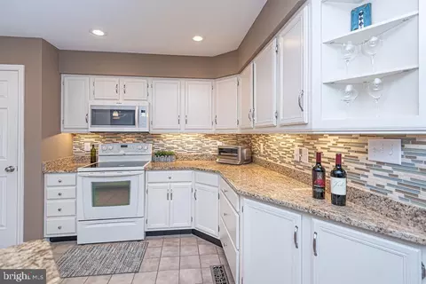 Kitchen - 17 Beach Ct, Ocean Pines, MD 21811 photo 3 of 5