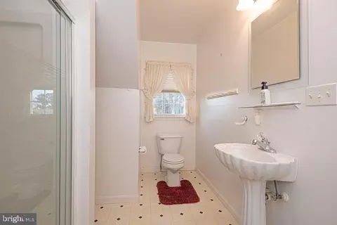Bath - 17 Beach Ct, Ocean Pines, MD 21811 photo 8 of 9