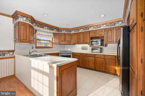 Kitchen - 28 Harlan Trce, Berlin, MD 21811 photo 3 of 6