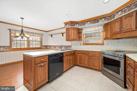 Kitchen - 28 Harlan Trce, Berlin, MD 21811 photo 5 of 6