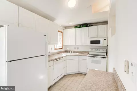 Kitchen - 160 Seafarer Ln, Ocean Pines, MD 21811 photo 2 of 5