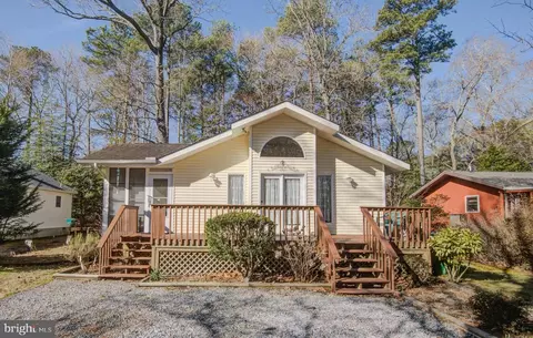 160 Seafarer Ln, Ocean Pines, MD 21811