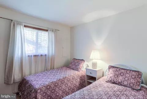 Bedroom - 160 Seafarer Ln, Ocean Pines, MD 21811 photo 3 of 9