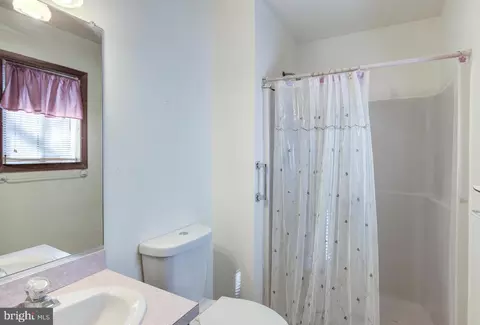 Bath - 160 Seafarer Ln, Ocean Pines, MD 21811 photo 2 of 3