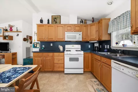 Kitchen - 436 Timberline Cir, Berlin, MD 21811 photo 3 of 4