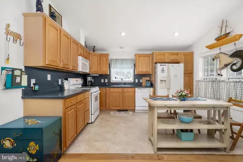 Kitchen - 436 Timberline Cir, Berlin, MD 21811 photo 2 of 4