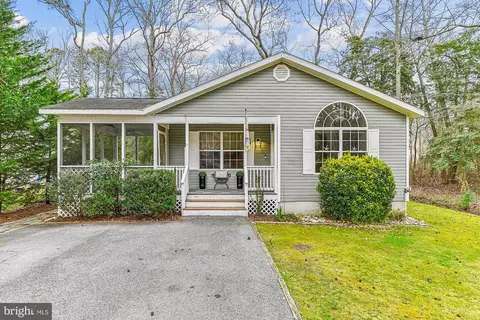 69 Tail Of The Fox Dr, Berlin, MD 21811