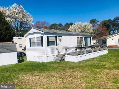 172 Ocean Oval Cir, Berlin, MD 21811