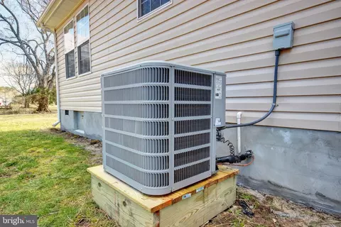 Exterior - 10401 Trappe Rd, Berlin, MD 21811 photo 5 of 5