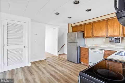 Kitchen - 43 Moonshell Dr, Berlin, MD 21811 photo 3 of 4