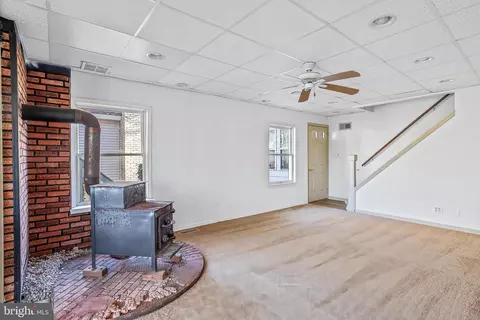 Living - 43 Moonshell Dr, Berlin, MD 21811 photo 2 of 3