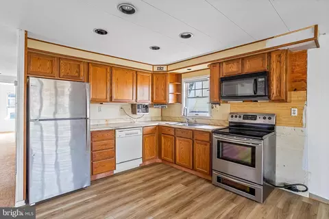 Kitchen - 43 Moonshell Dr, Berlin, MD 21811 photo 2 of 4