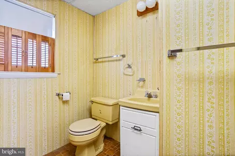Bath - 43 Moonshell Dr, Berlin, MD 21811 photo 1 of 4