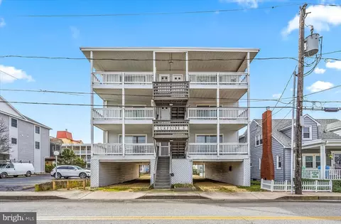 9 65th St #4, Ocean City, MD 21842