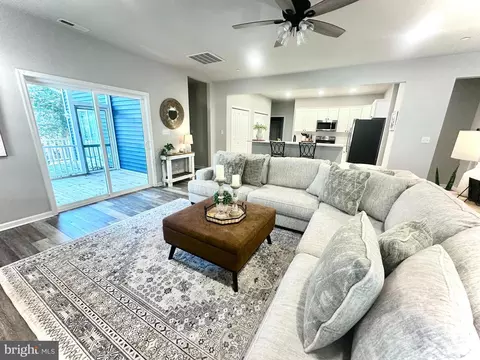Living - 166 Ocean Pkwy, Berlin, MD 21811 photo 3 of 5
