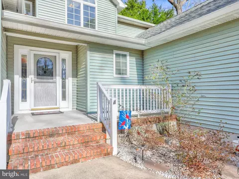 Exterior - 4 Fleet Ct, Berlin, MD 21811 photo 6 of 20