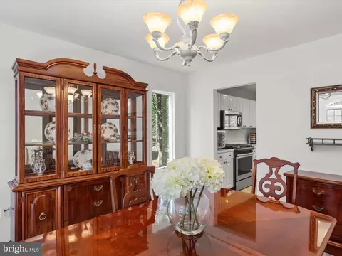 Dining - 4 Fleet Ct, Berlin, MD 21811 photo 3 of 4