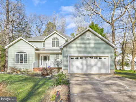 Exterior - 4 Fleet Ct, Berlin, MD 21811 photo 2 of 20