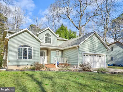 Exterior - 4 Fleet Ct, Berlin, MD 21811 photo 3 of 20