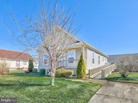 Exterior - 7 Windswept Dr, Berlin, MD 21811 photo 3 of 7