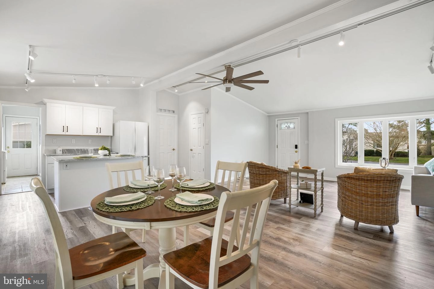 Dining - 25 Coastal Dr, Berlin, MD 21811 photo 2 of 3