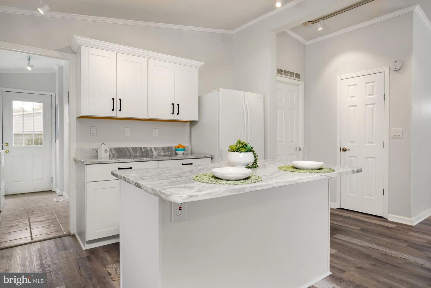 Kitchen - 25 Coastal Dr, Berlin, MD 21811 photo 3 of 8