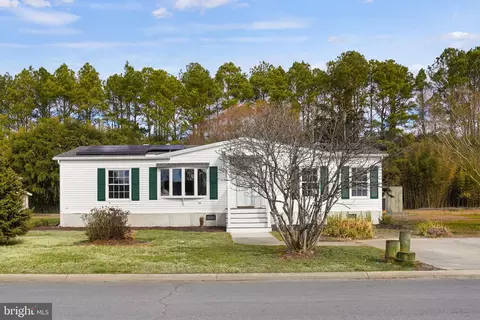 Exterior - 25 Coastal Dr, Berlin, MD 21811 photo 2 of 9