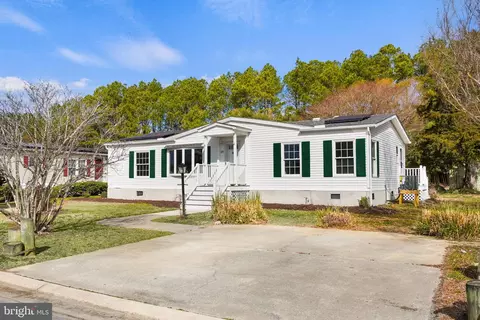 Exterior - 25 Coastal Dr, Berlin, MD 21811 photo 6 of 9
