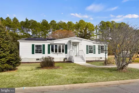 Exterior - 25 Coastal Dr, Berlin, MD 21811 photo 5 of 9