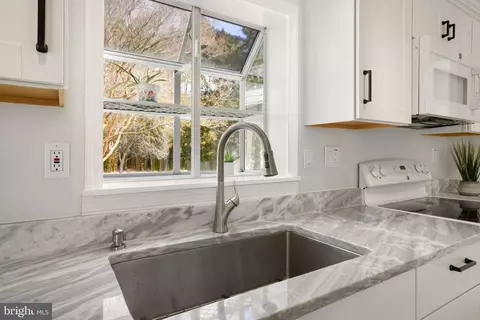 Kitchen - 25 Coastal Dr, Berlin, MD 21811 photo 7 of 8