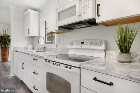 Kitchen - 25 Coastal Dr, Berlin, MD 21811 photo 5 of 8