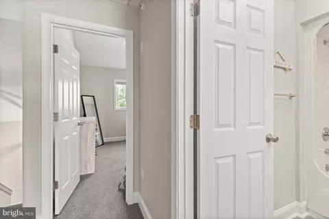 Entry Way - 10 The Pt, Berlin, MD 21811 photo 4 of 6