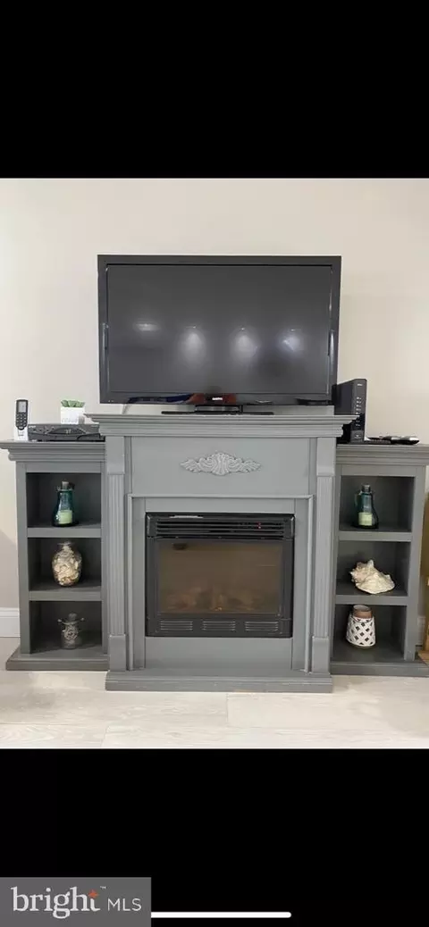 Living - 6 34th St #252, Ocean City, MD 21842 photo 6 of 7