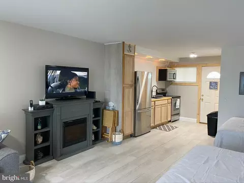 Living - 6 34th St #252, Ocean City, MD 21842 photo 4 of 7