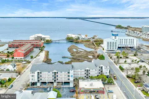 105 59th St #104, Ocean City, MD 21842