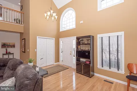 Living - 106 Pine Forest Dr, Berlin, MD 21811 photo 5 of 11