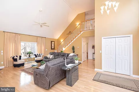 Living - 106 Pine Forest Dr, Berlin, MD 21811 photo 2 of 11