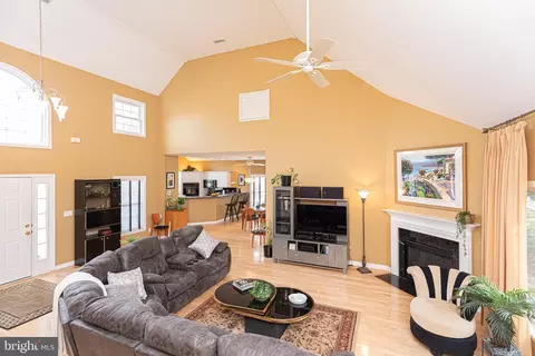 Living - 106 Pine Forest Dr, Berlin, MD 21811 photo 4 of 11