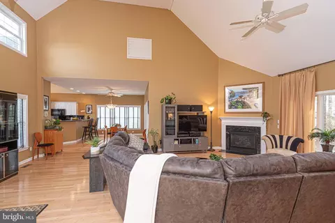 Living - 106 Pine Forest Dr, Berlin, MD 21811 photo 7 of 11