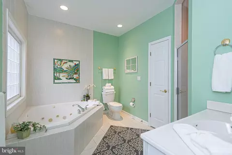 Bath - 106 Pine Forest Dr, Berlin, MD 21811 photo 1 of 9