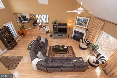 Living - 106 Pine Forest Dr, Berlin, MD 21811 photo 11 of 11