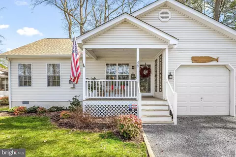 Exterior - 45 Nottingham Ln, Berlin, MD 21811 photo 4 of 15