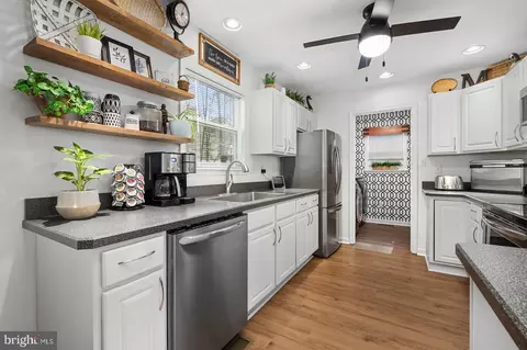 Kitchen - 45 Nottingham Ln, Berlin, MD 21811 photo 1 of 3